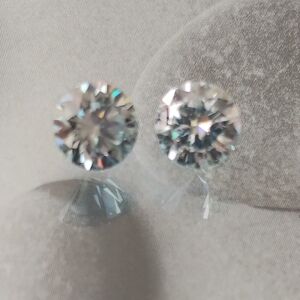 Two 1.0 Ct Loose Moissanite